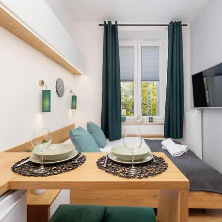 Kraków Trendy Studio Apartments by Renters-3